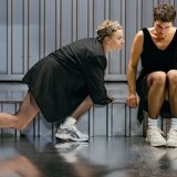 On pourra voir une nouvelle version d'"Œdipe roi" de Sophocle aux Journées du Théâtre Suisse à Fribourg fin mai et début juin. Elle est mise en scène par Nicolas Stemann du Schauspielhaus de Zurich.